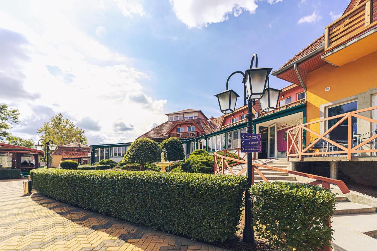 Martoni Resort & Restaurant Szigetszentmarton Екстер'єр фото