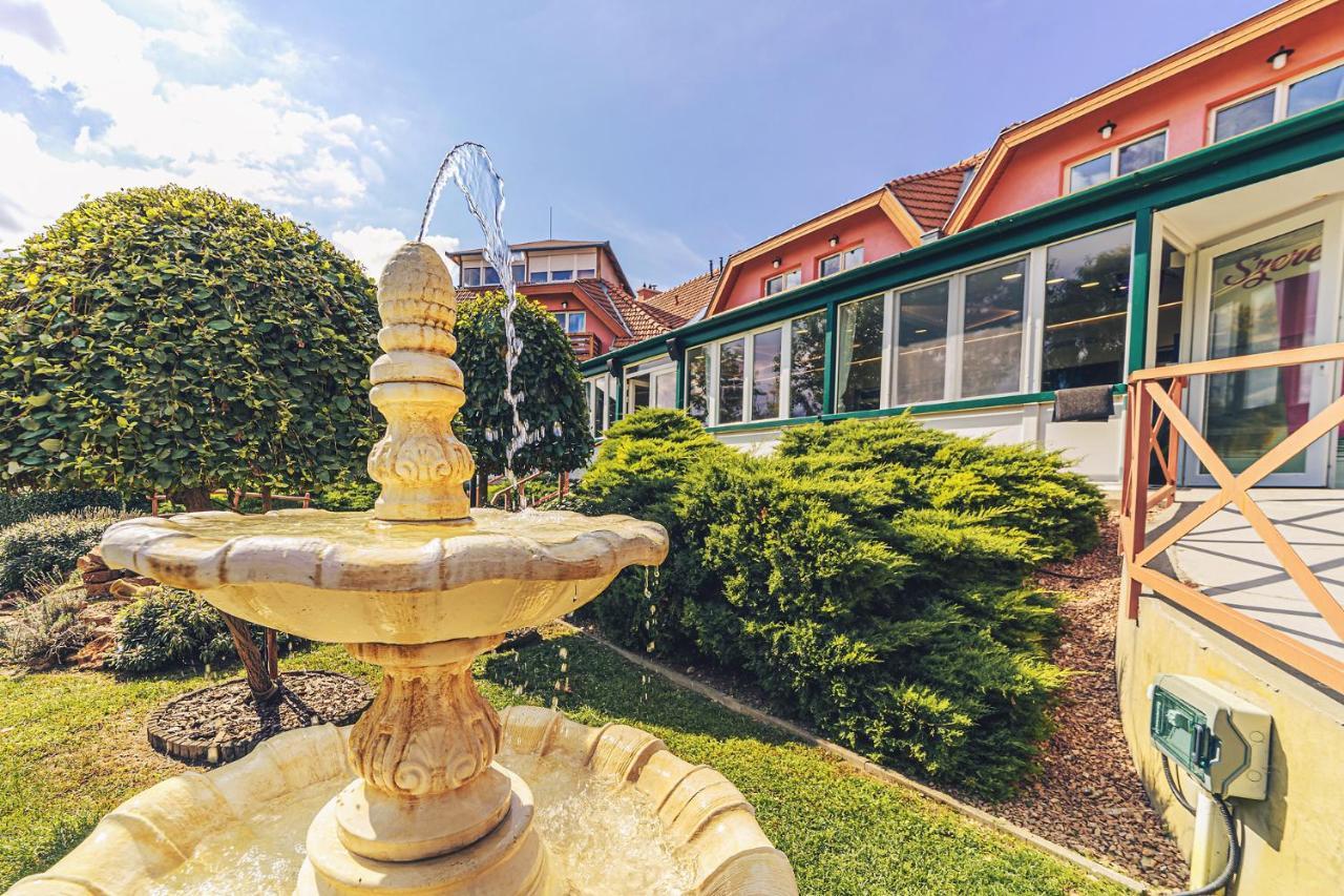 Martoni Resort & Restaurant Szigetszentmarton Екстер'єр фото