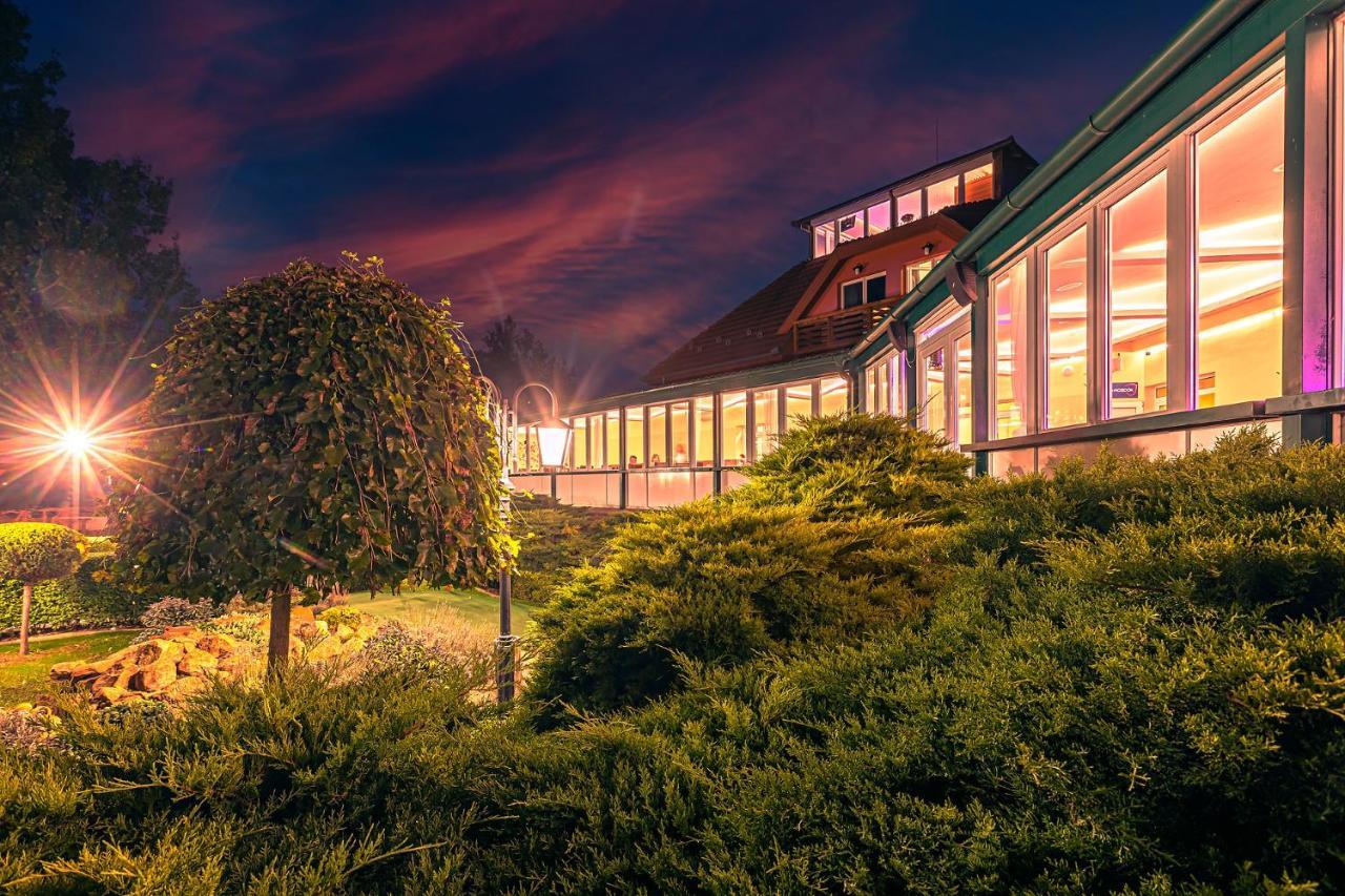 Martoni Resort & Restaurant Szigetszentmarton Екстер'єр фото