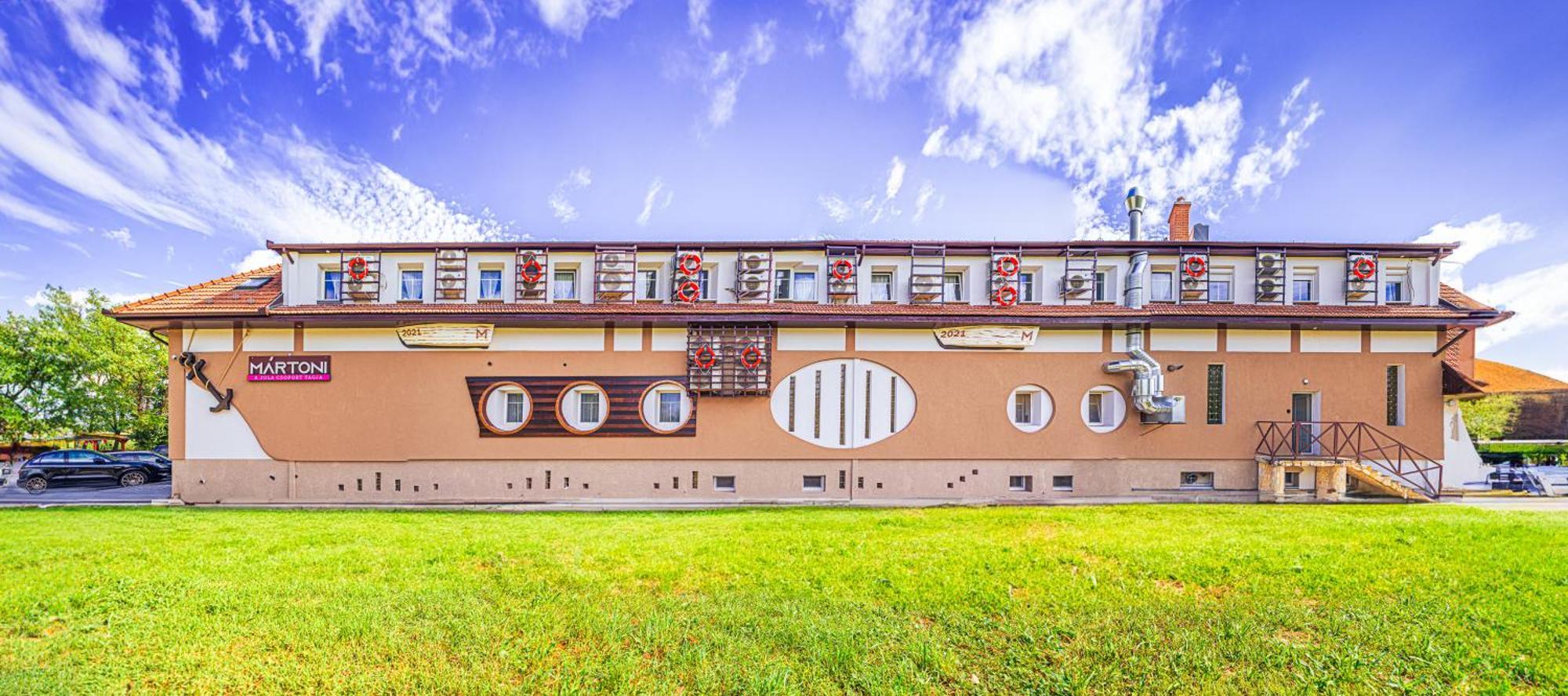 Martoni Resort & Restaurant Szigetszentmarton Екстер'єр фото
